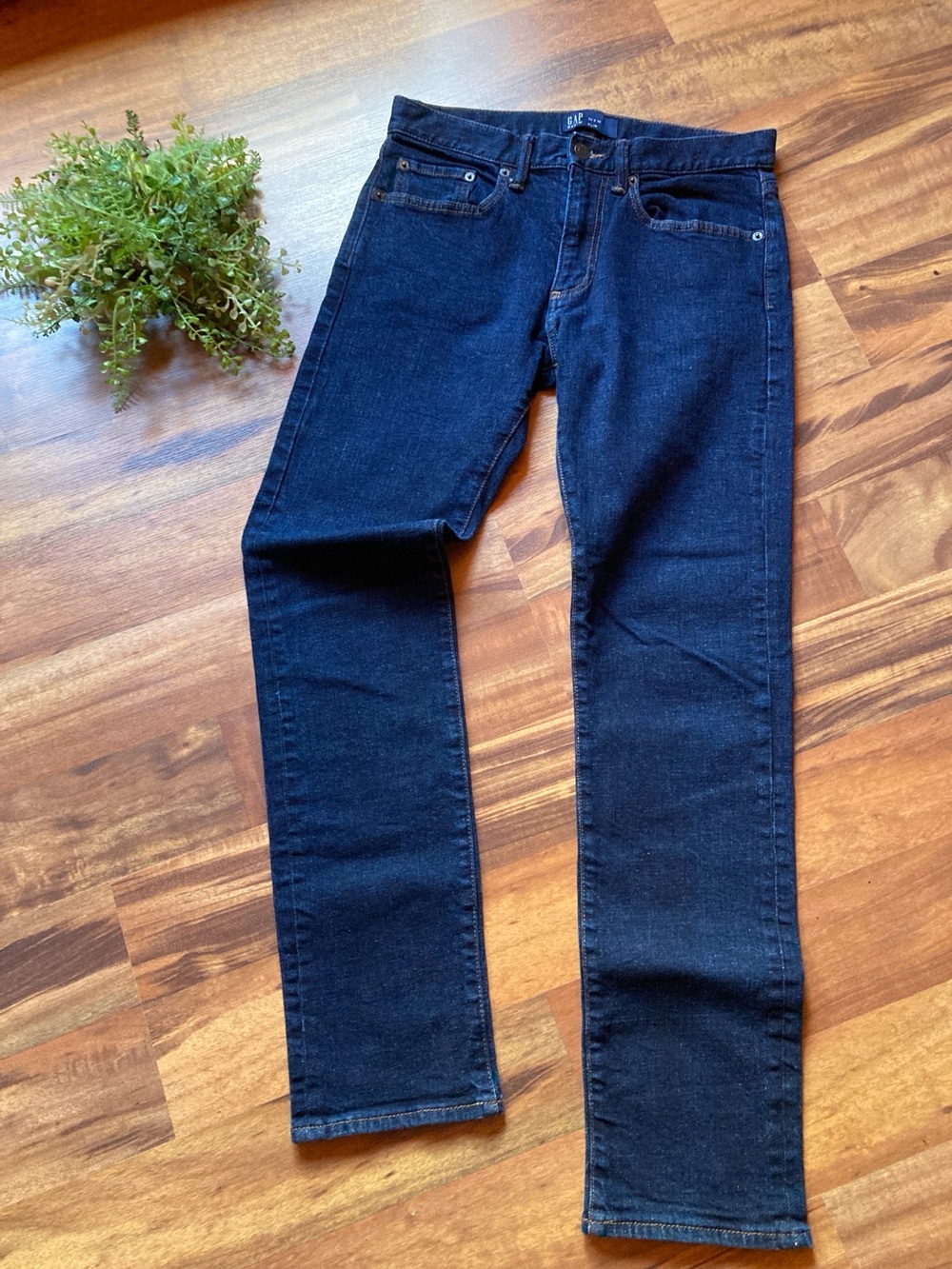 Men’s Gap Size 30 slim dark rinse jeans
